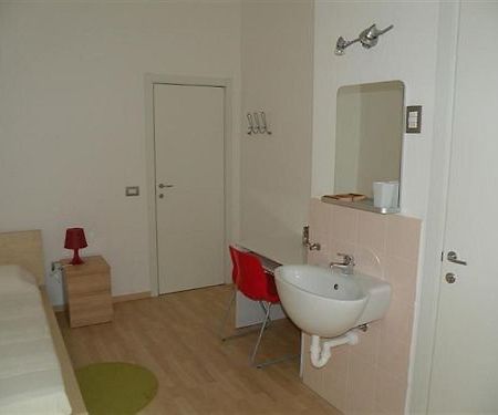 Le Tre Torri Hotel Милано Екстериор снимка