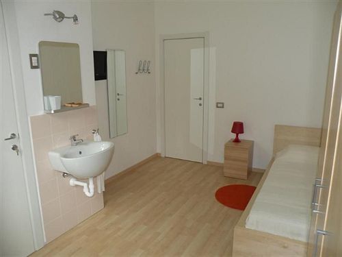 Le Tre Torri Hotel Милано Екстериор снимка