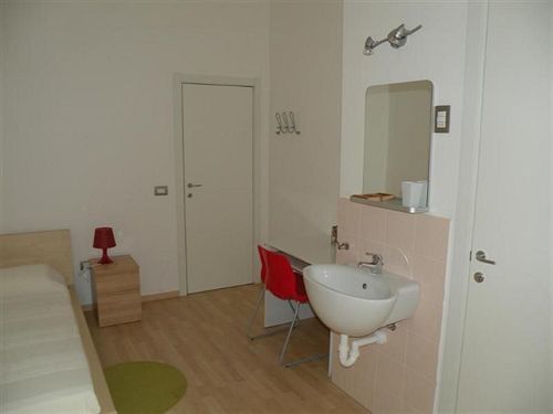 Le Tre Torri Hotel Милано Екстериор снимка