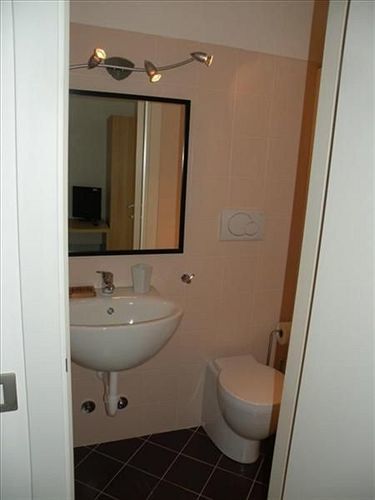 Le Tre Torri Hotel Милано Екстериор снимка